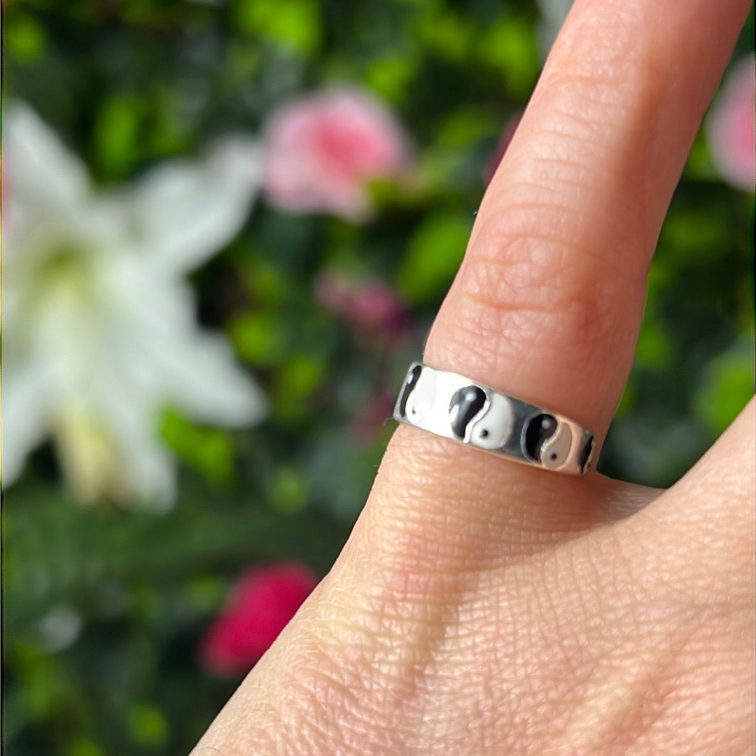 YingYang - Mini Iddy Diddy - ( child / toe ) Adjustable 925 Sterling Silver Ring
