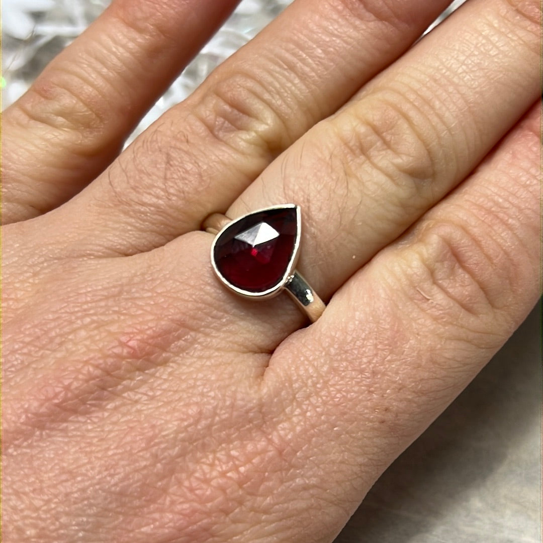 Garnet Facet 925 Silver Ring - Size O