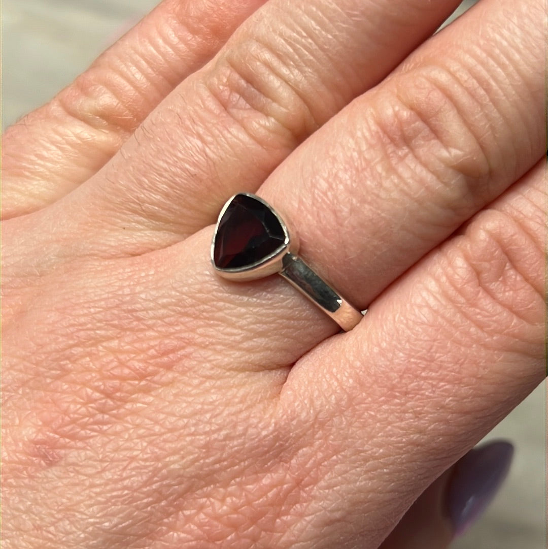 Garnet Facet 925 Silver Ring - Size O
