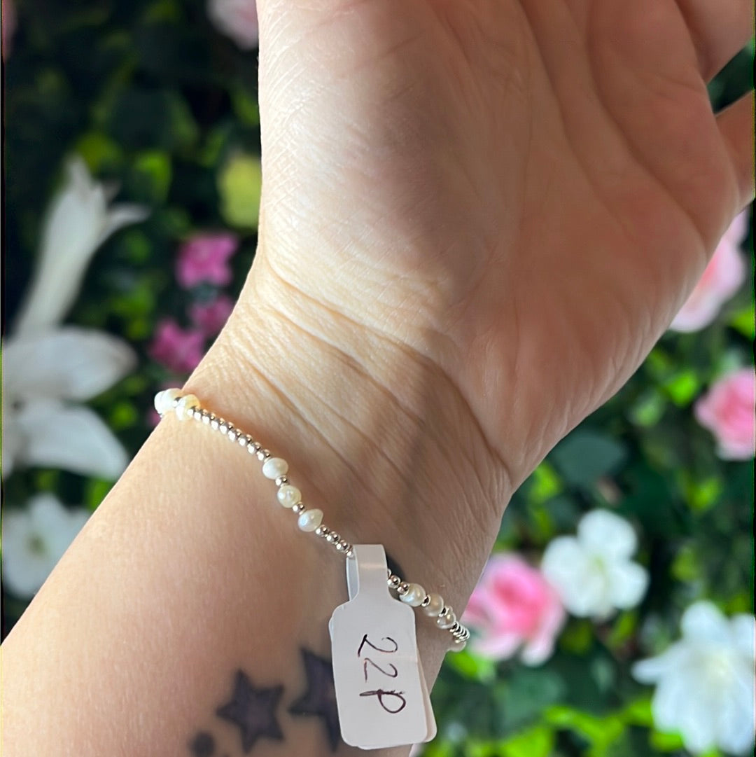Freshwater Pearl 925 Sterling Silver Elastic Bracelet - 18 Pearls