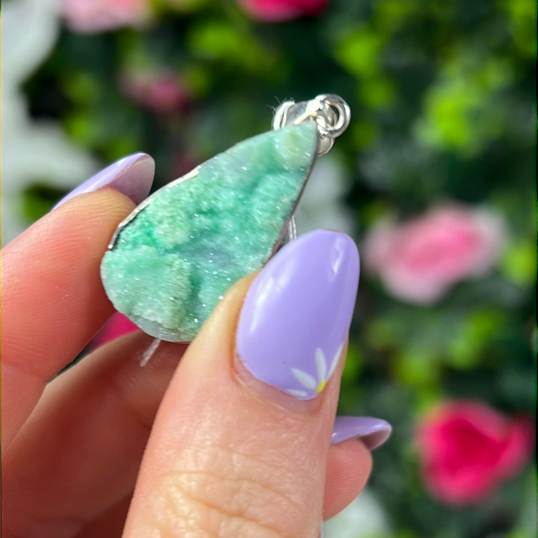 Green Grape Chalcedony - Sterling 925 Silver Pendant