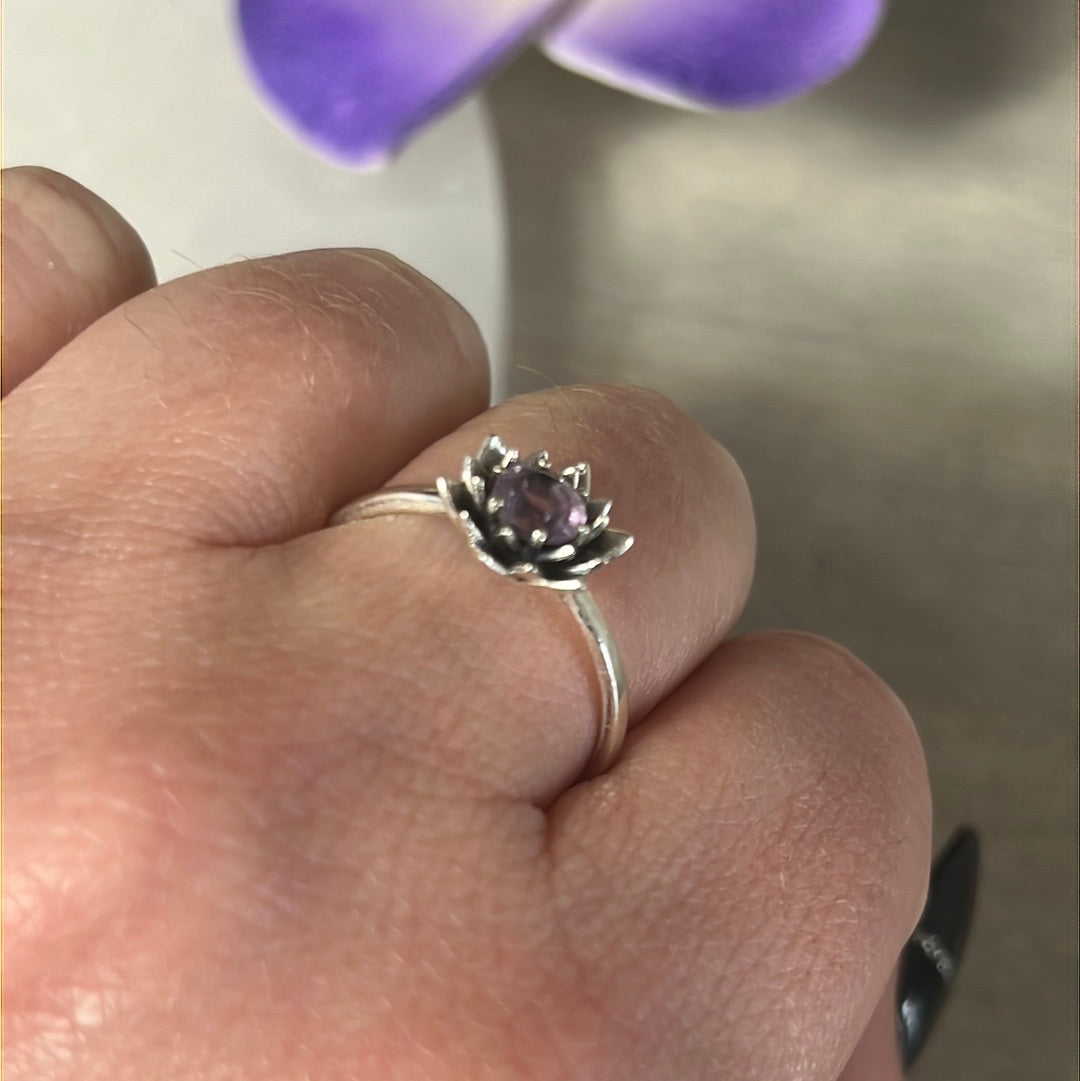 Amethyst Flower 925 Silver Ring -  Size P 1/2 - Q Facet cut