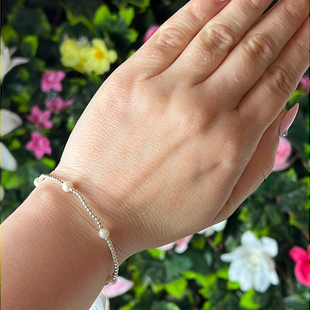 Freshwater Pearl 925 Sterling Silver 6’’ Elastic Bracelet - 6 Medium Pearls