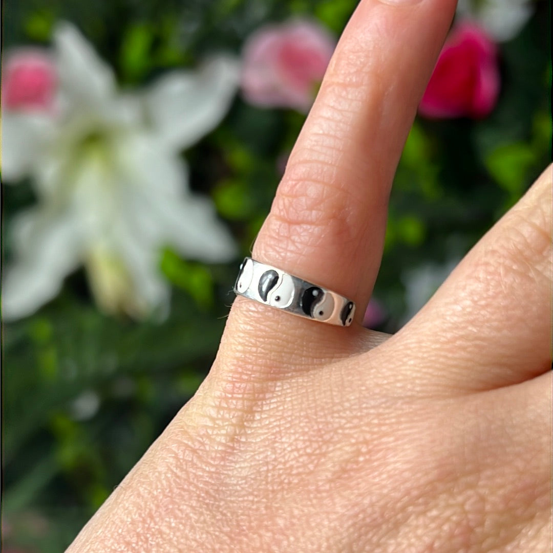 YingYang - Mini Iddy Diddy - ( child / toe ) Adjustable 925 Sterling Silver Ring