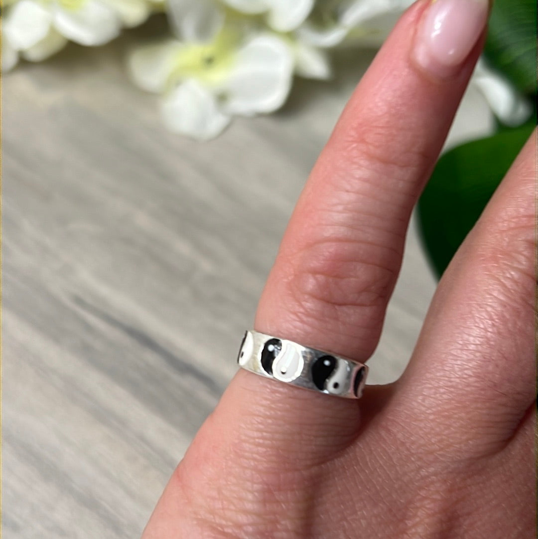 YingYang - Mini Iddy Diddy - ( child / toe ) Adjustable 925 Sterling Silver Ring