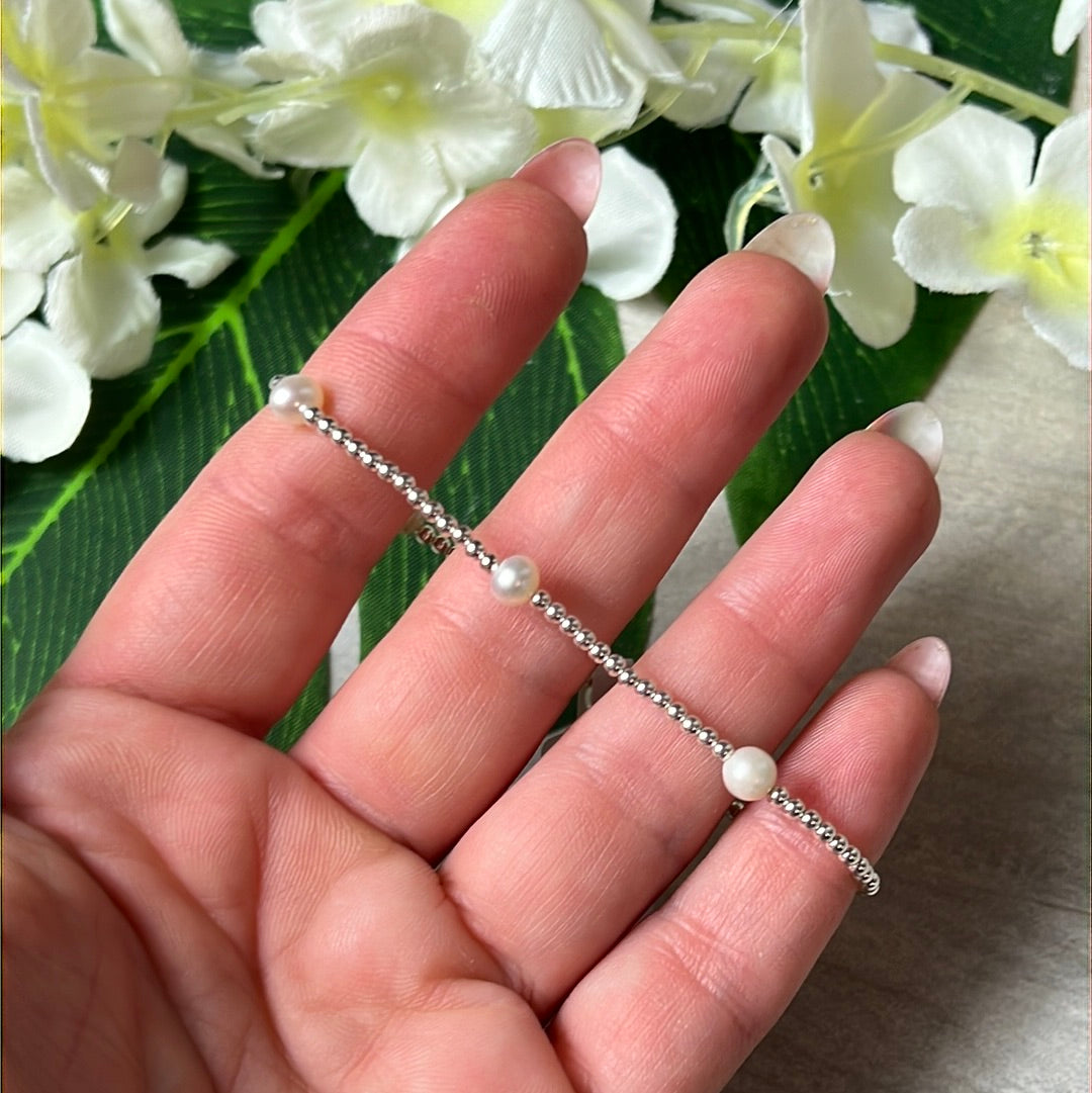 Freshwater Pearl 925 Sterling Silver 6’’ Elastic Bracelet - 6 Medium Pearls