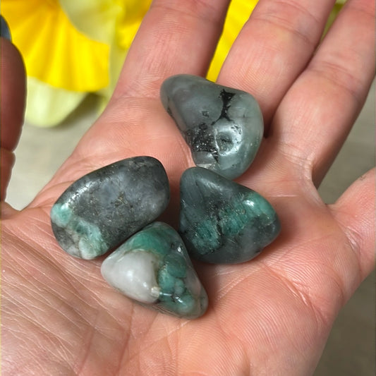 Emerald Tumble polished tumblestone