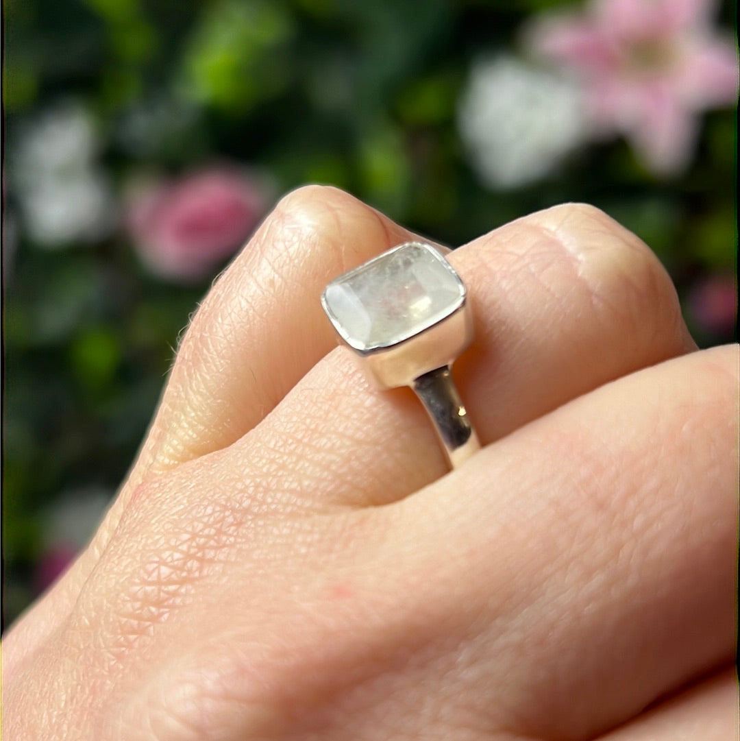 Moonstone Facet AA GRADE 925 Sterling Silver Ring - Size M 1/2