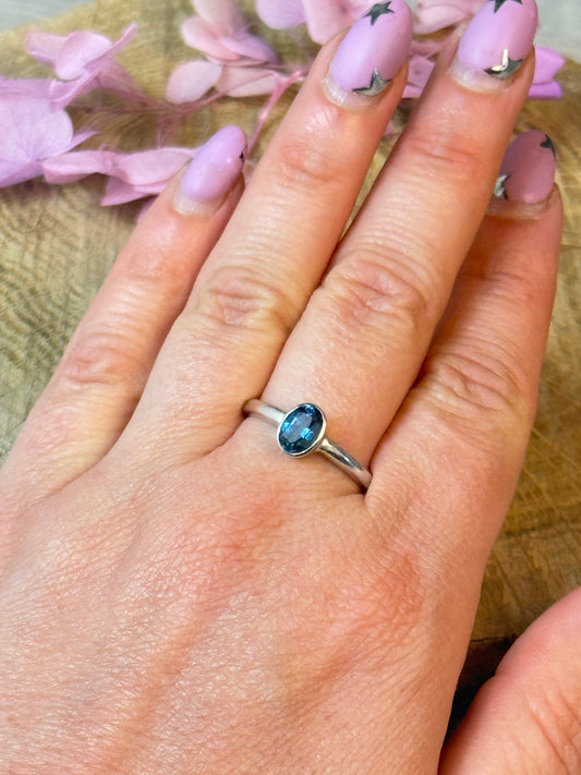 London Blue Topaz 925 Silver Ring - Size R 1/2 - S