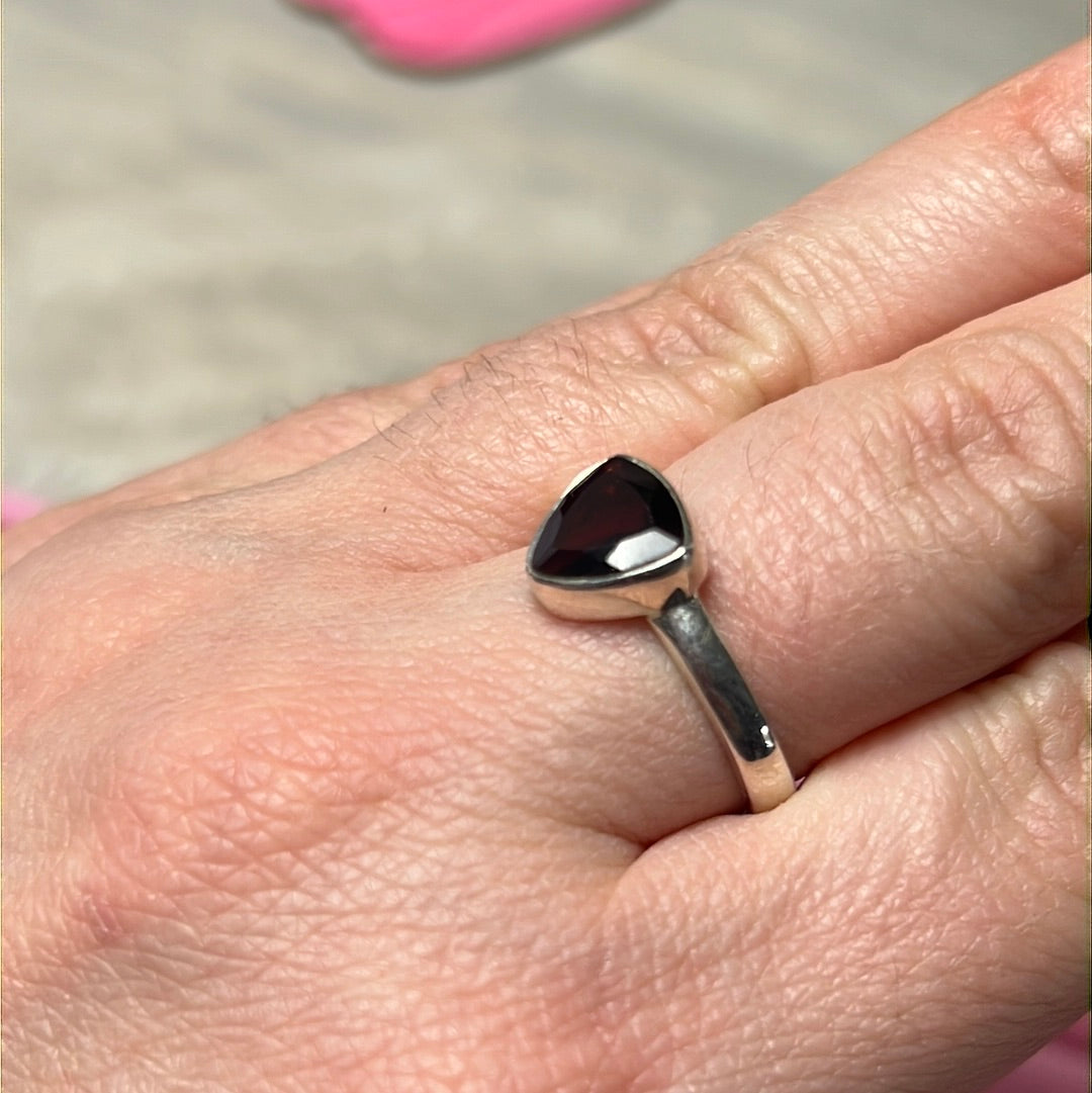 Garnet Facet 925 Silver Ring - Size O
