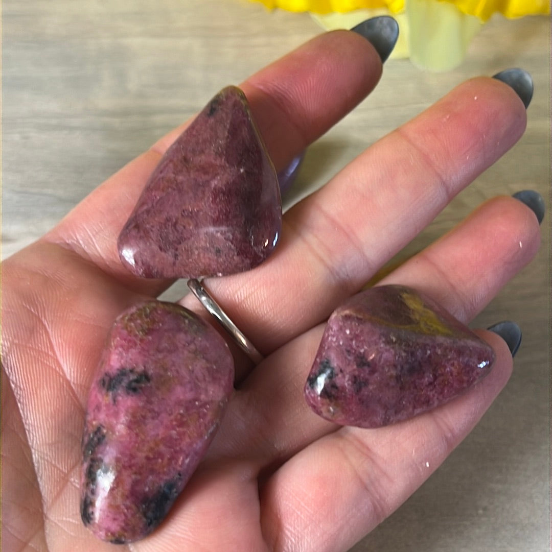 Rhodonite AA Grade Tumble Tumblestone