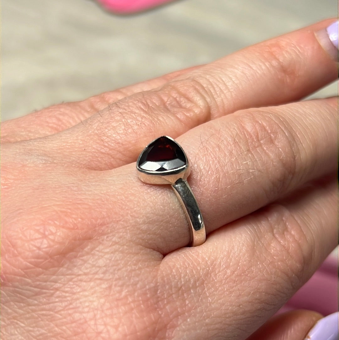 Garnet Facet 925 Silver Ring - Size O
