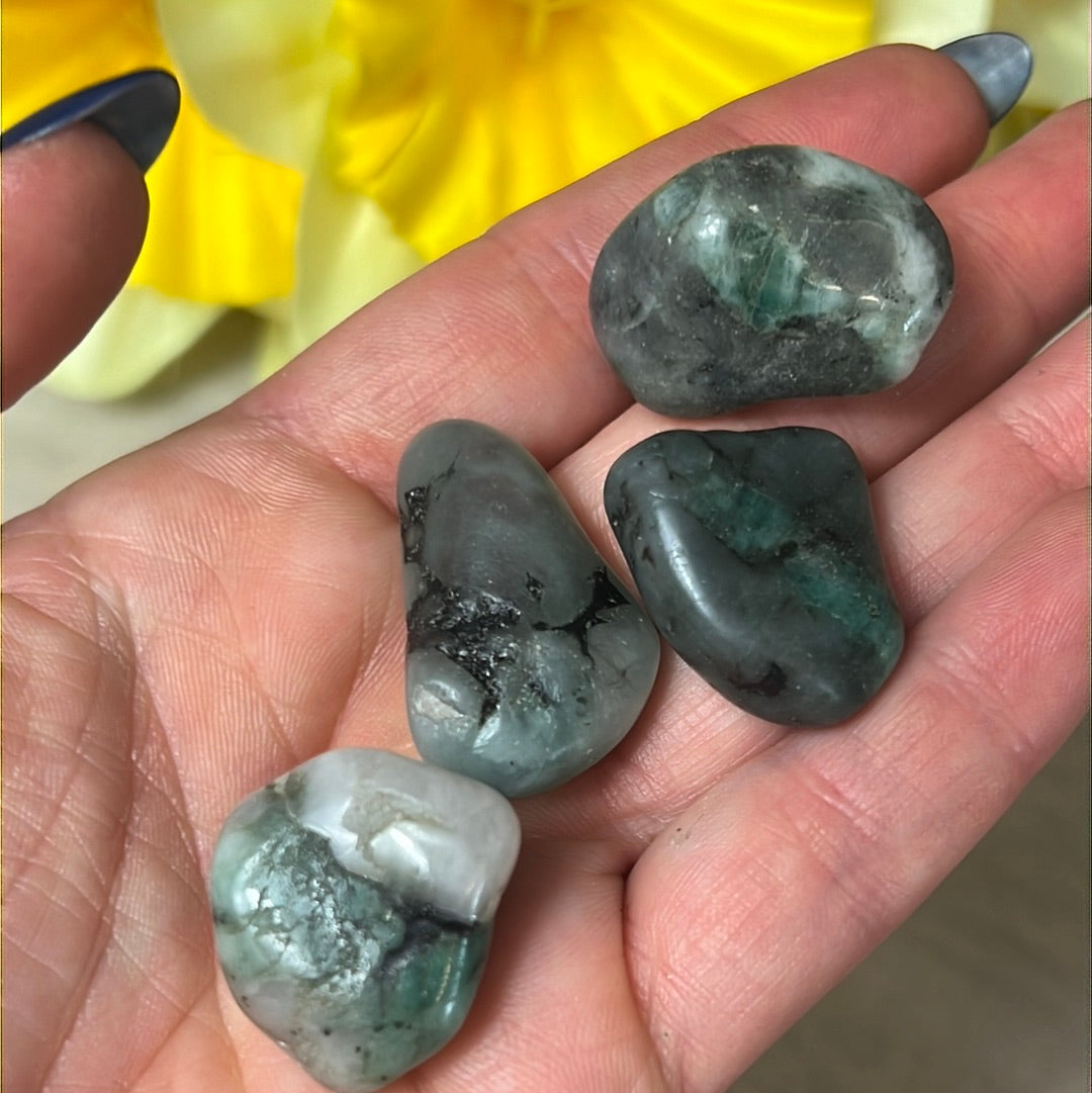 Emerald Tumble polished tumblestone