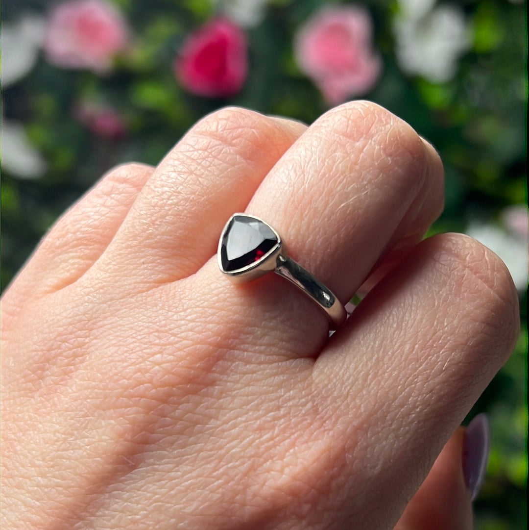 Garnet Facet 925 Silver Ring - Size O