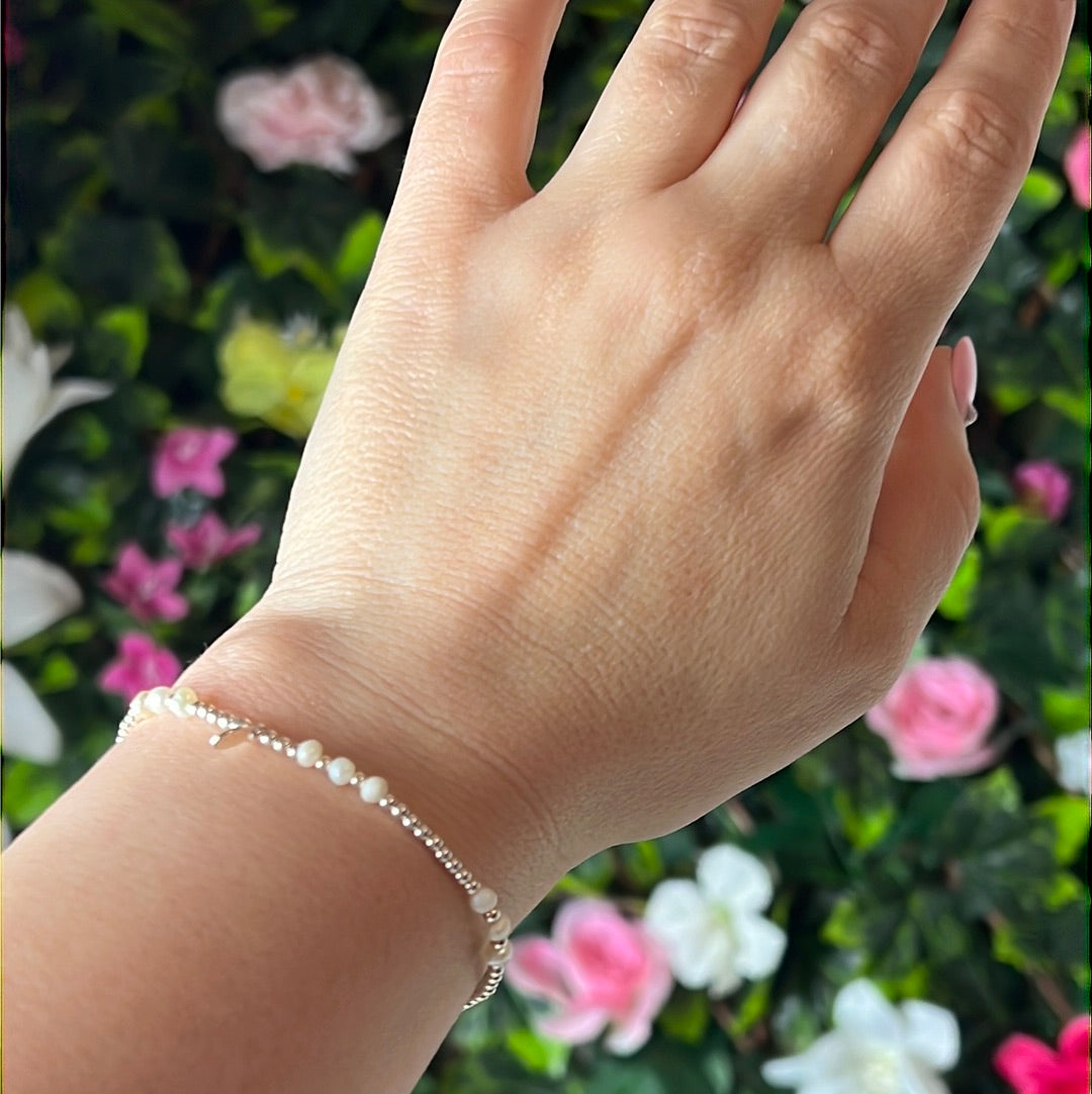 Freshwater Pearl 925 Sterling Silver Elastic Bracelet - 18 Pearls