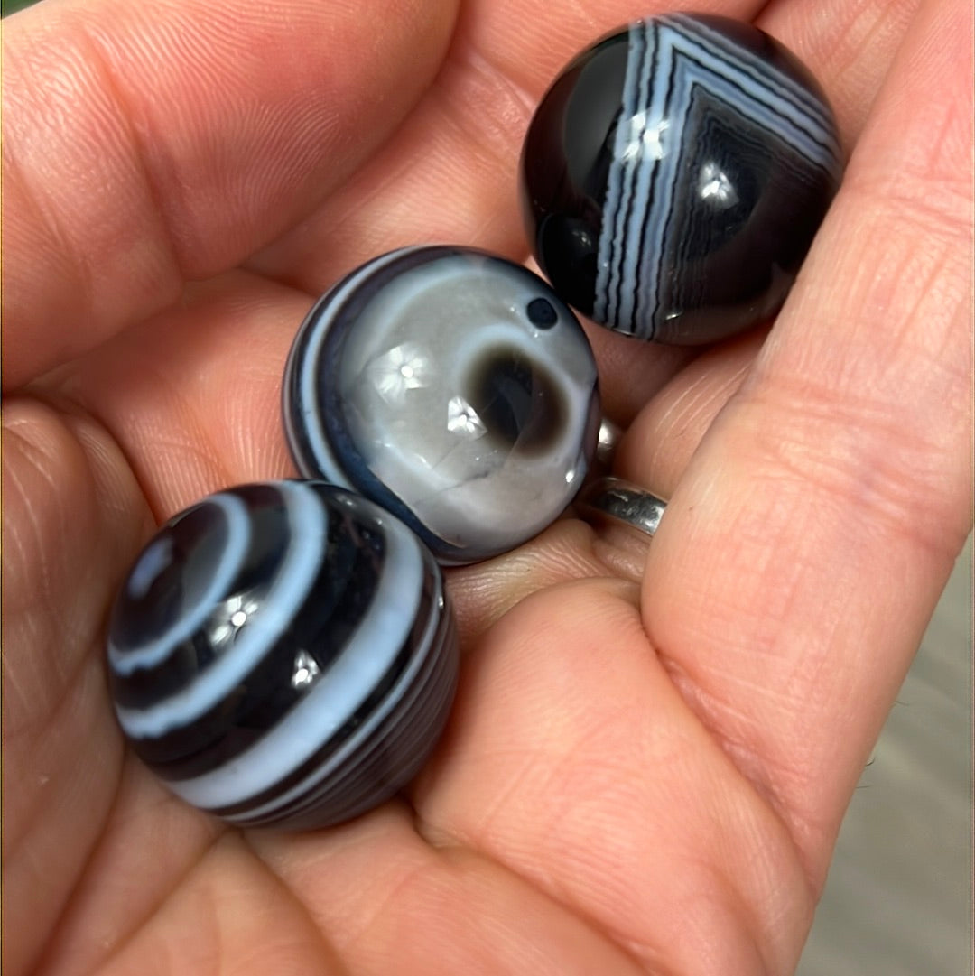 Black sardonyx Sphere - 20mm