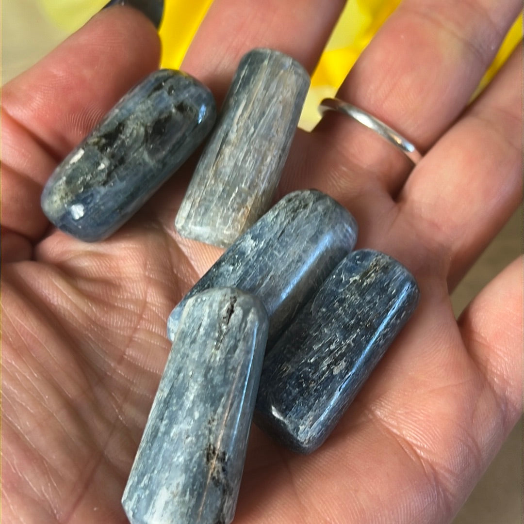 Kyanite Polished Tumble Tumblestone - AA Grade