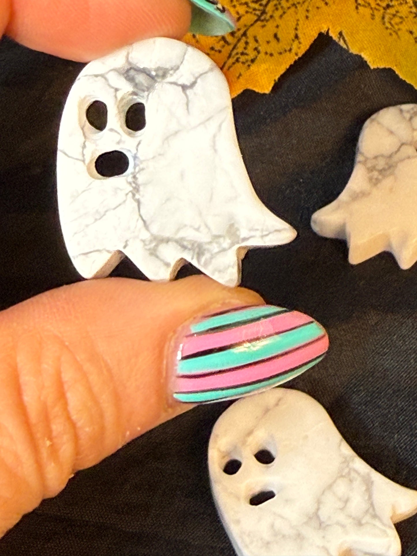 White howlite Ghost