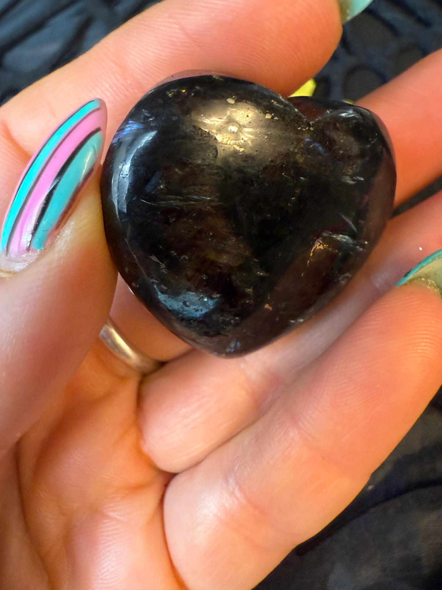Arfvedsonite Heart