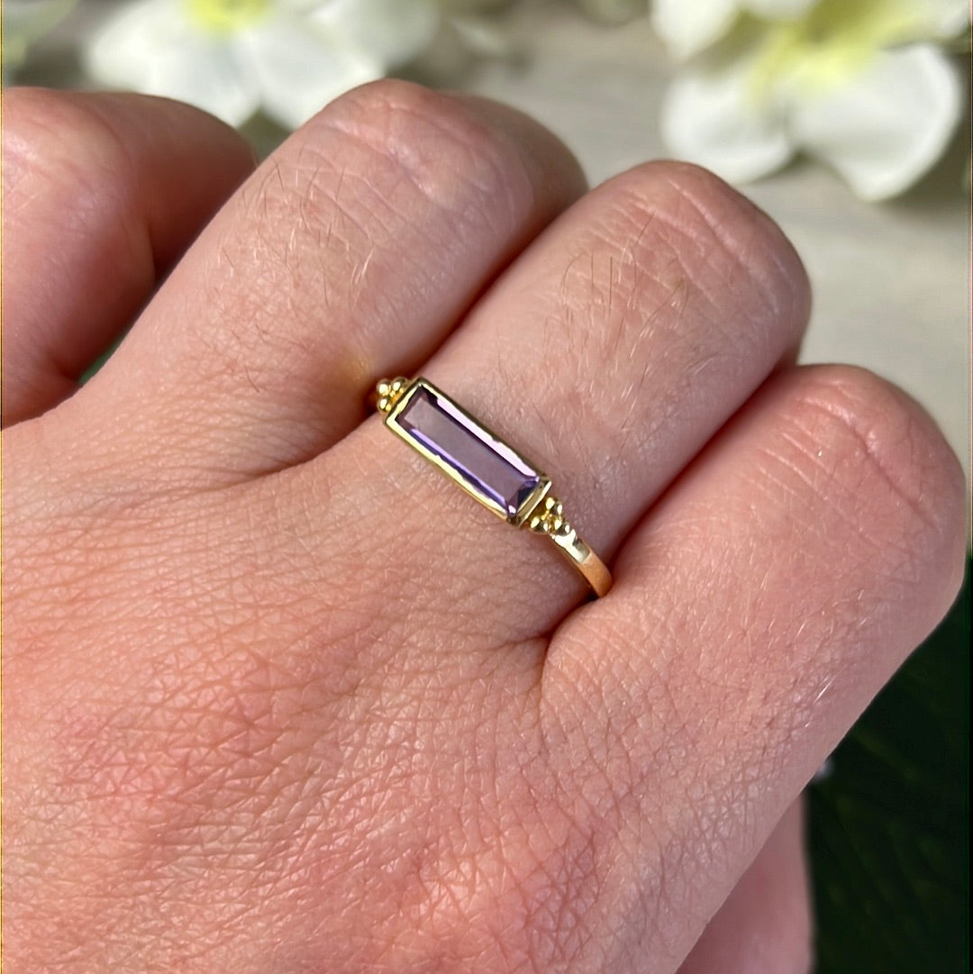 18K Gold Amethyst Bar Ring