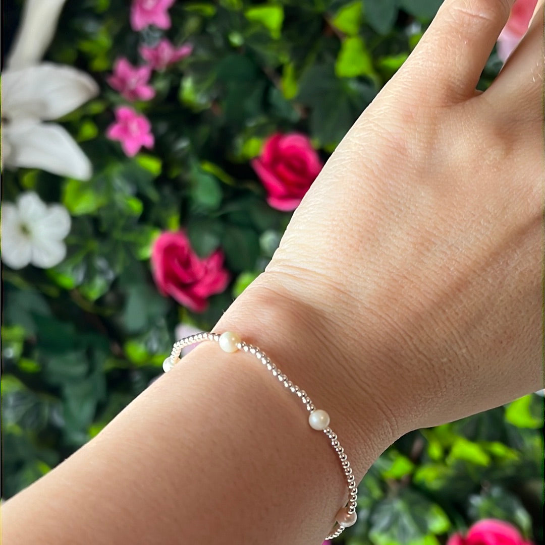 Freshwater Pearl 925 Sterling Silver 6’’ Elastic Bracelet - 6 Medium Pearls