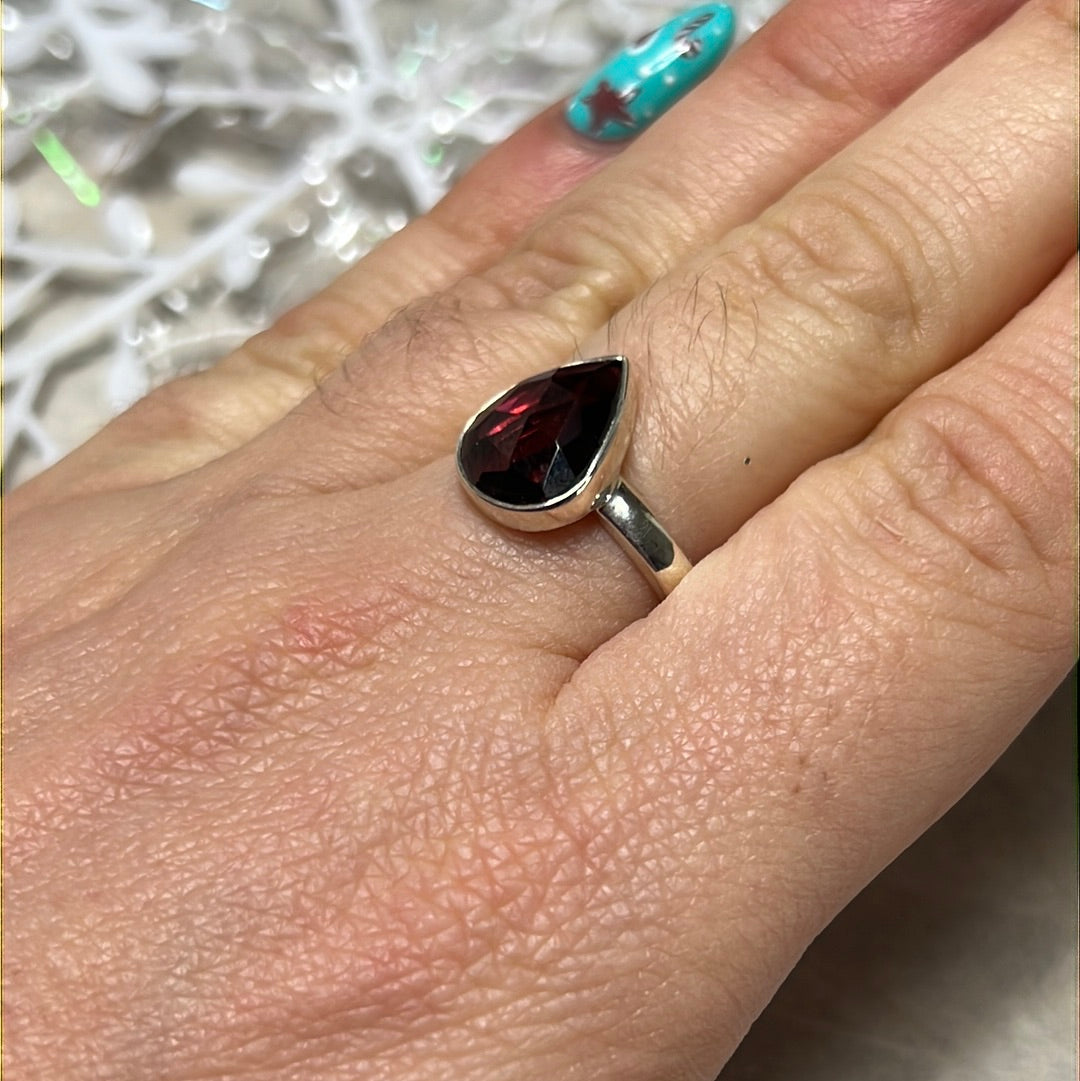 Garnet Facet 925 Silver Ring - Size O