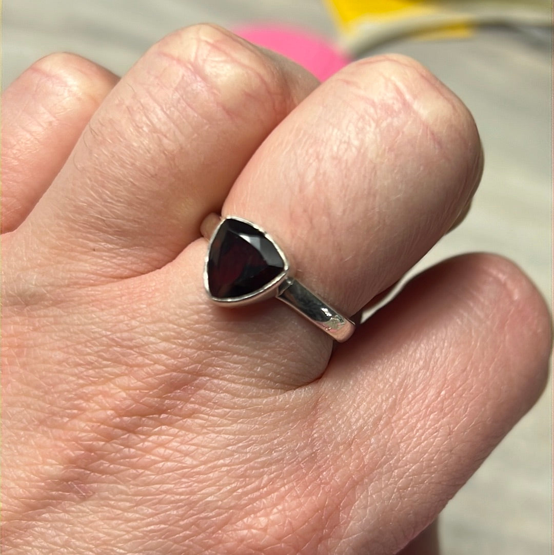 Garnet Facet 925 Silver Ring - Size O