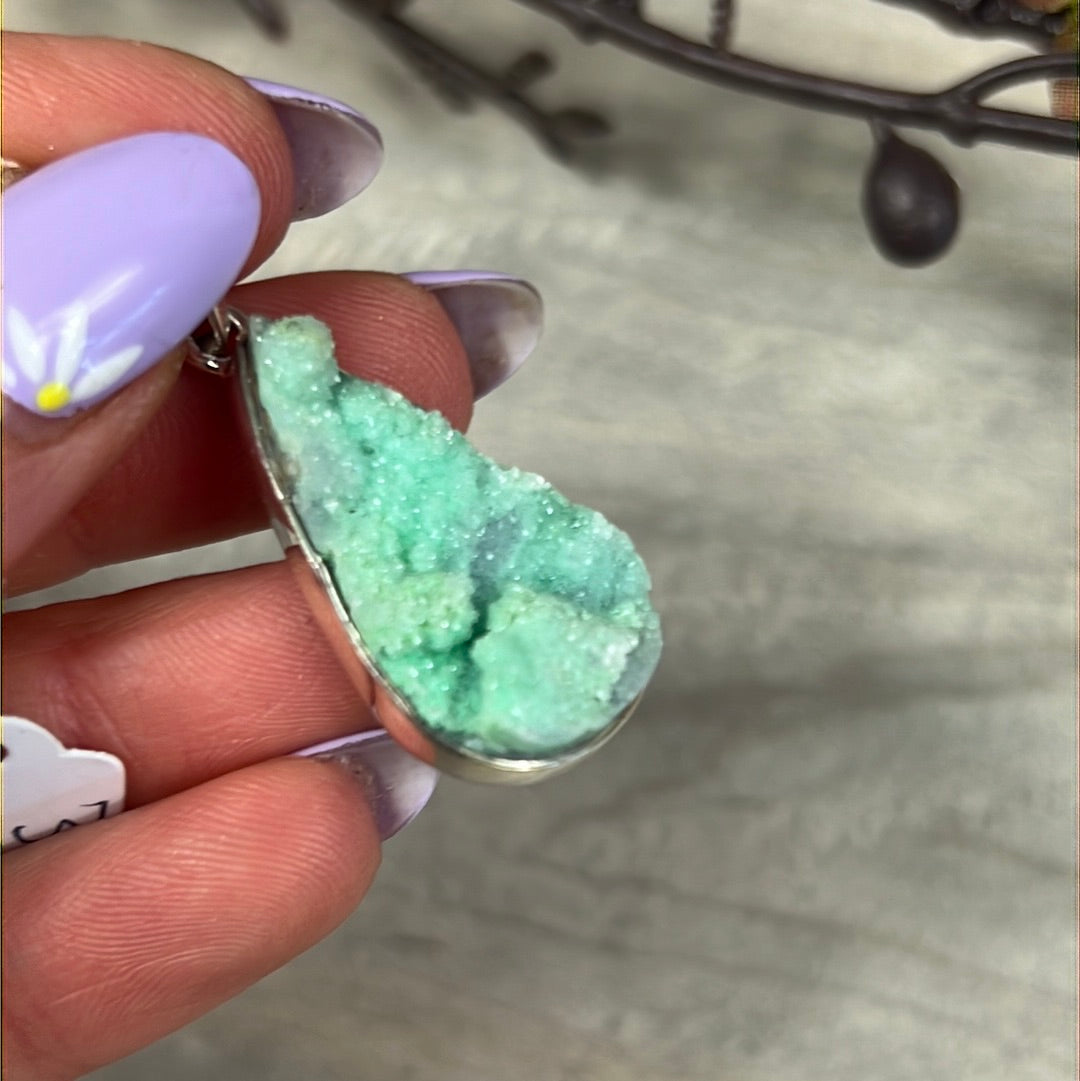 Green Grape Chalcedony - Sterling 925 Silver Pendant