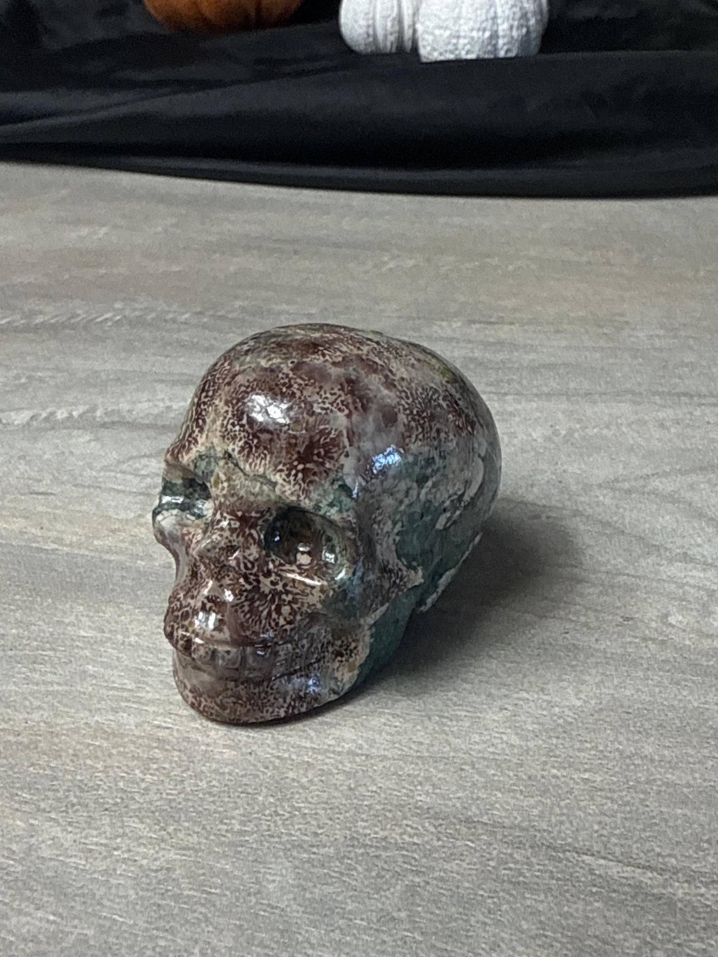 Rhyolite flower in African green jasper Skull