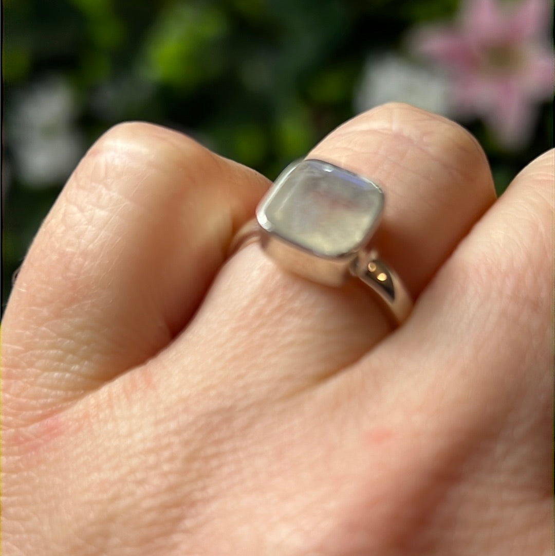Moonstone Facet AA GRADE 925 Sterling Silver Ring - Size M 1/2