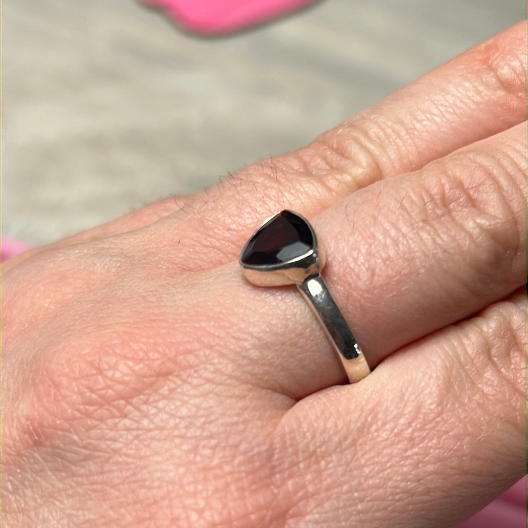 Garnet Facet 925 Silver Ring - Size O