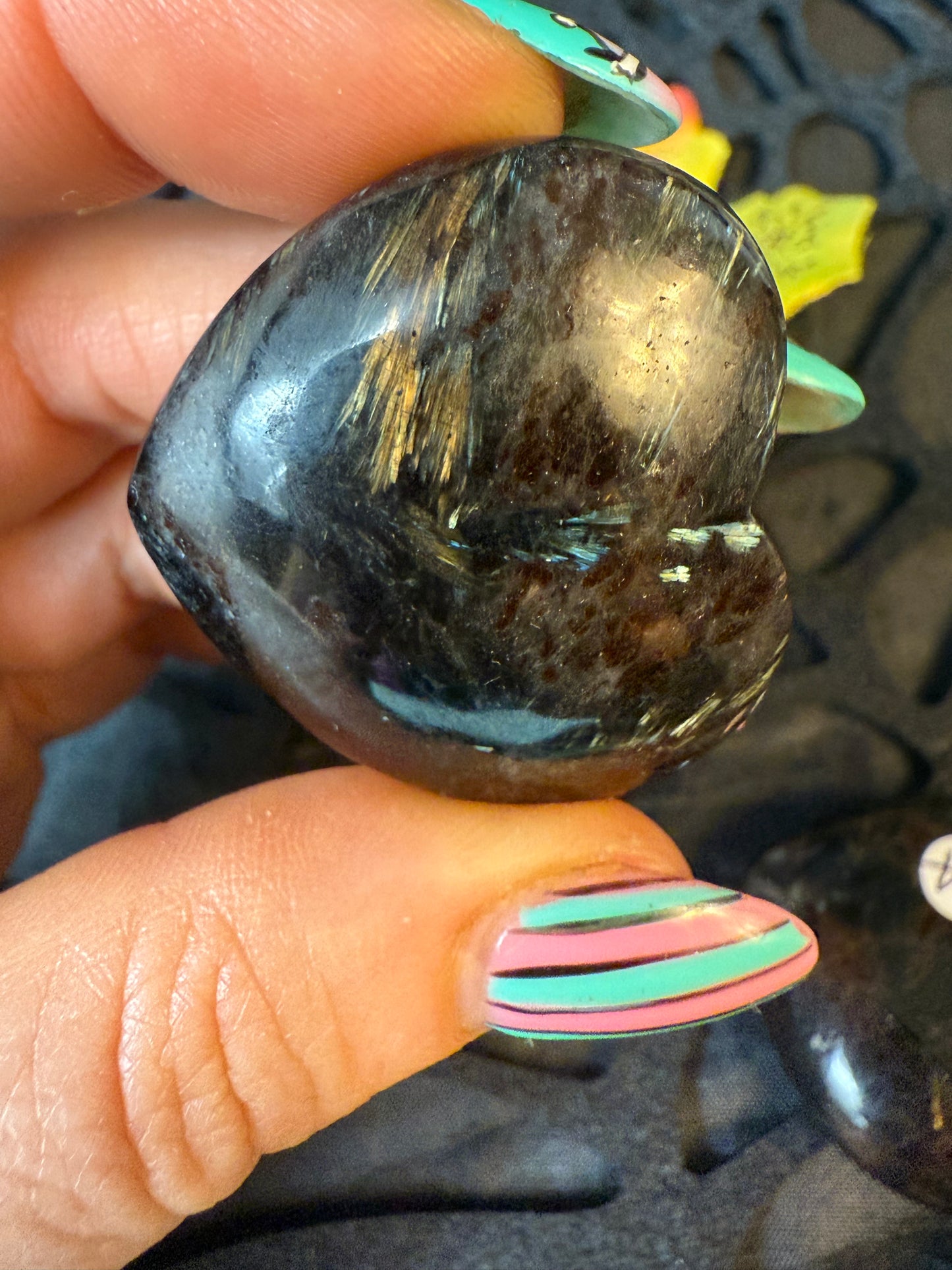 Arfvedsonite Heart