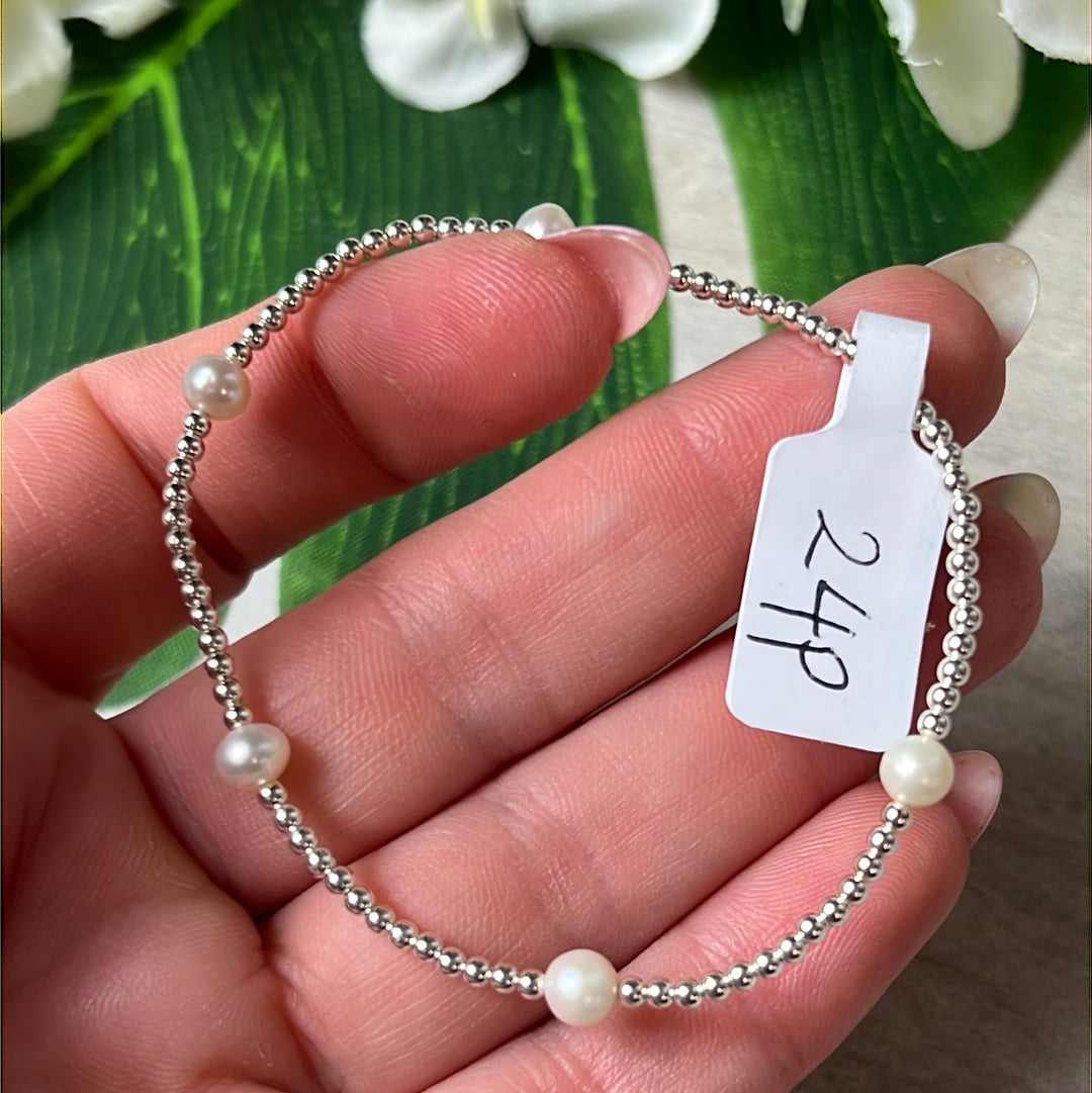 Freshwater Pearl 925 Sterling Silver 6’’ Elastic Bracelet - 6 Medium Pearls