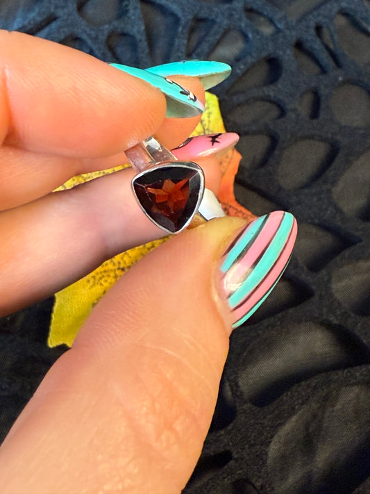 Garnet Facet 925 Silver Ring - Size O