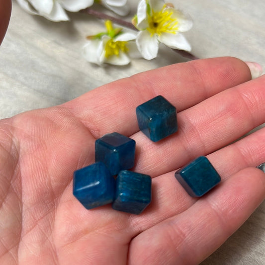 Mini Apatite Cube