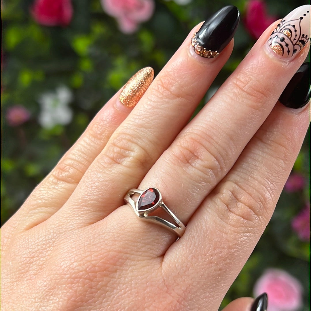 Garnet Facet 925 Silver Ring -  Size M 1/2