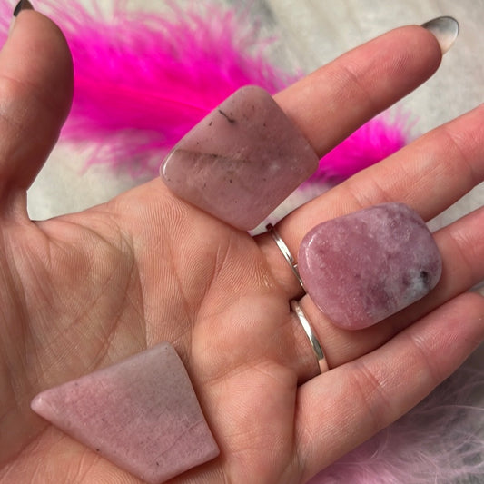 Petalite tumble slice