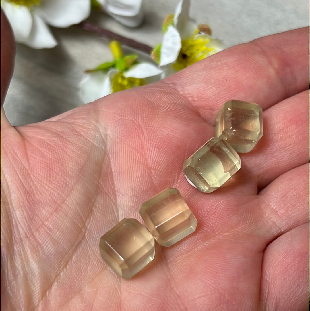 XS Citrine Cube
