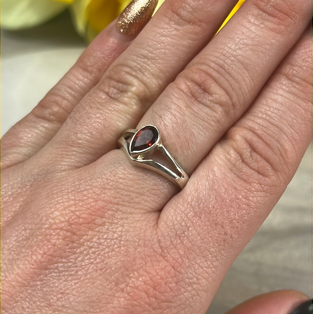 Garnet Facet 925 Silver Ring -  Size M 1/2