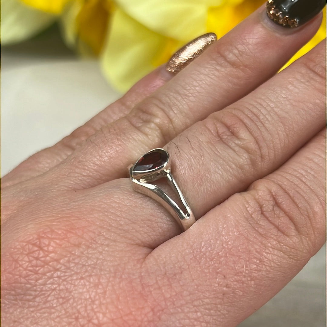 Garnet Facet 925 Silver Ring -  Size M 1/2