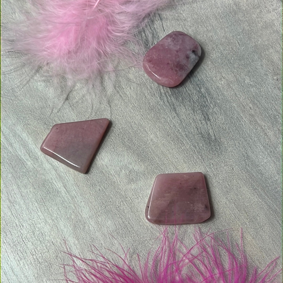 Petalite tumble slice