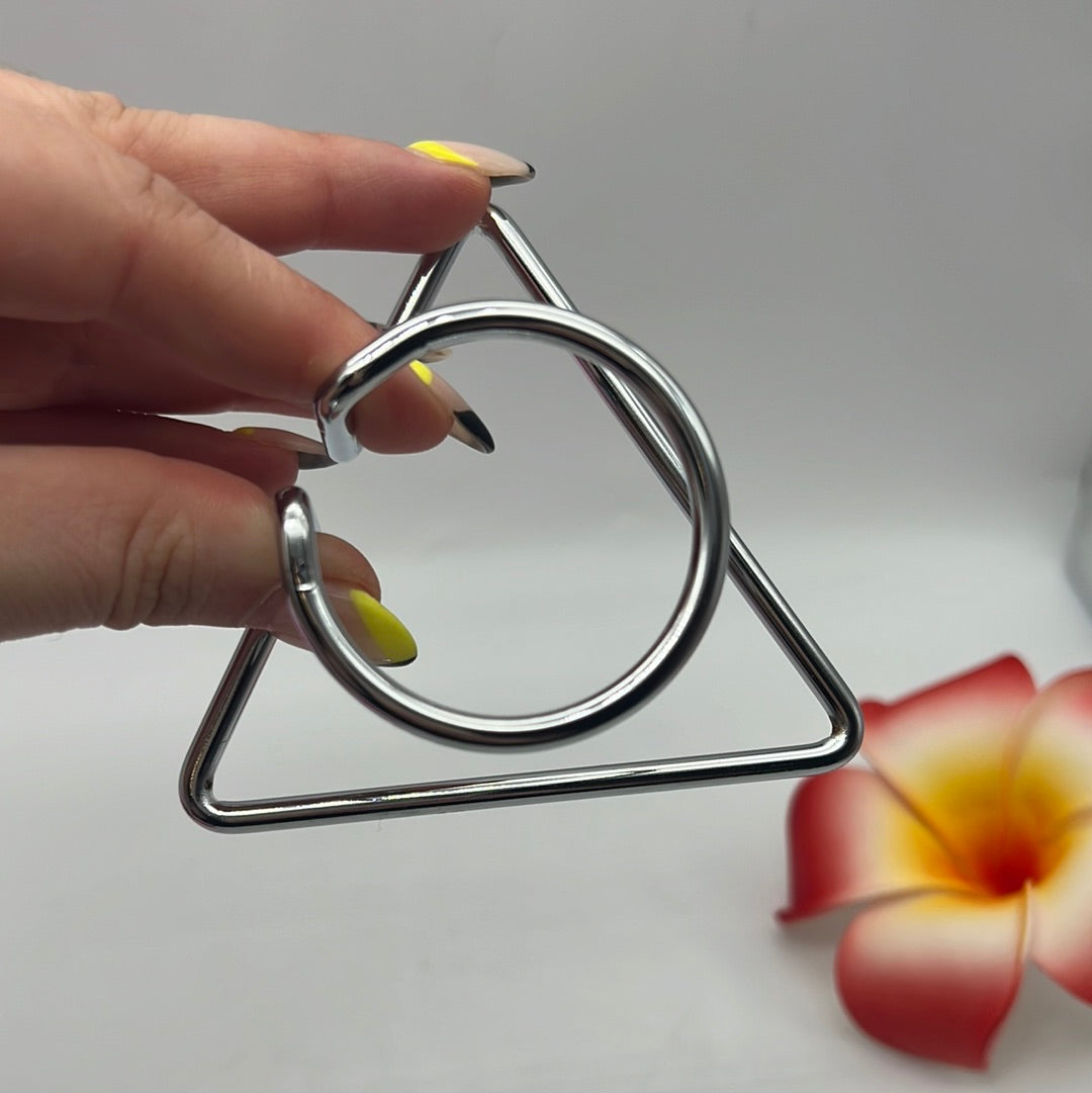 Triangle Raise Silver Metal Sphere Display Stand