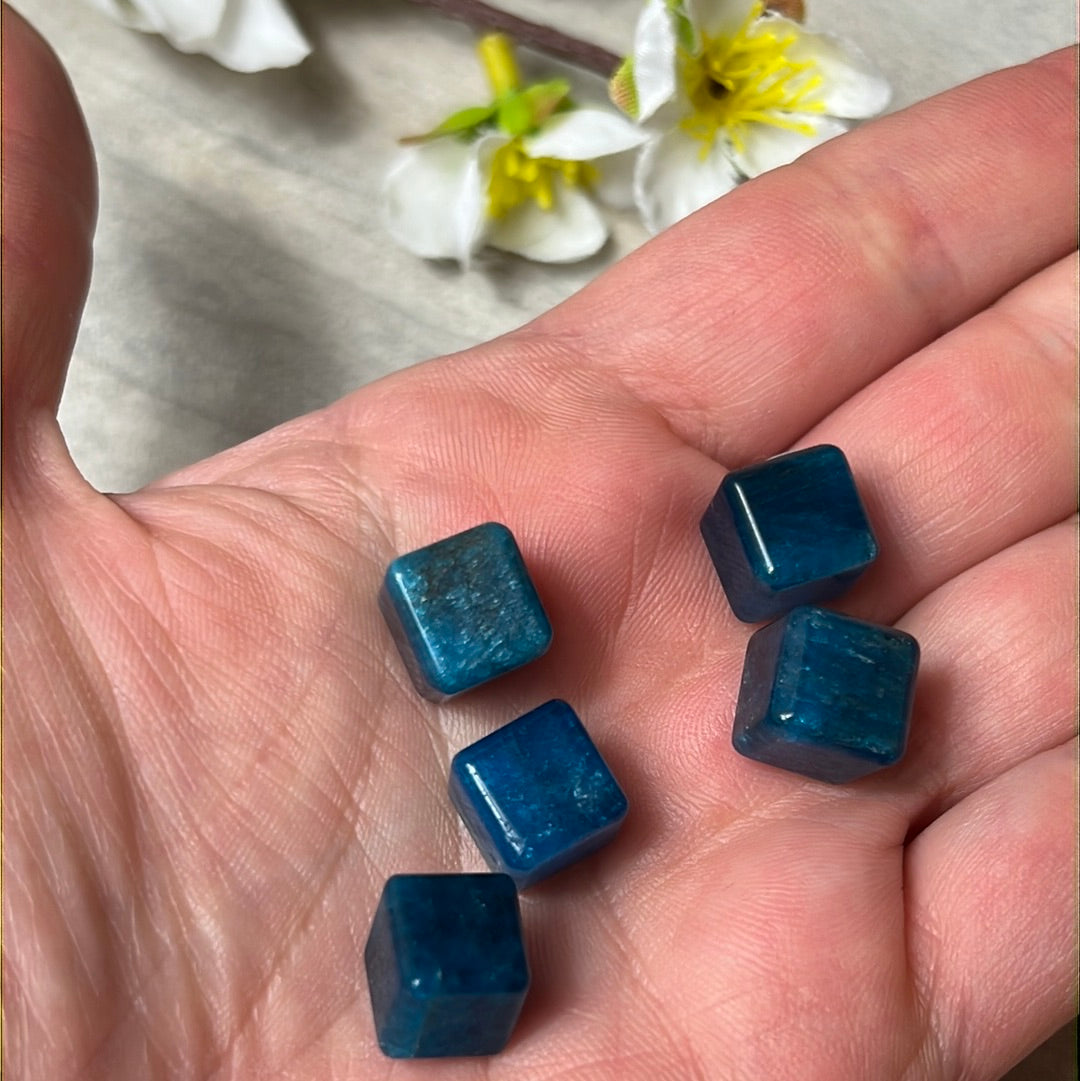 Mini Apatite Cube