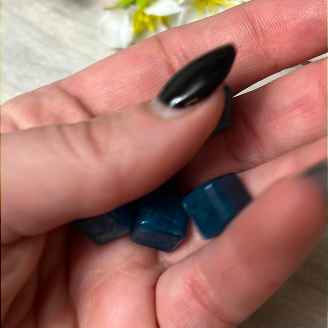 Mini Apatite Cube