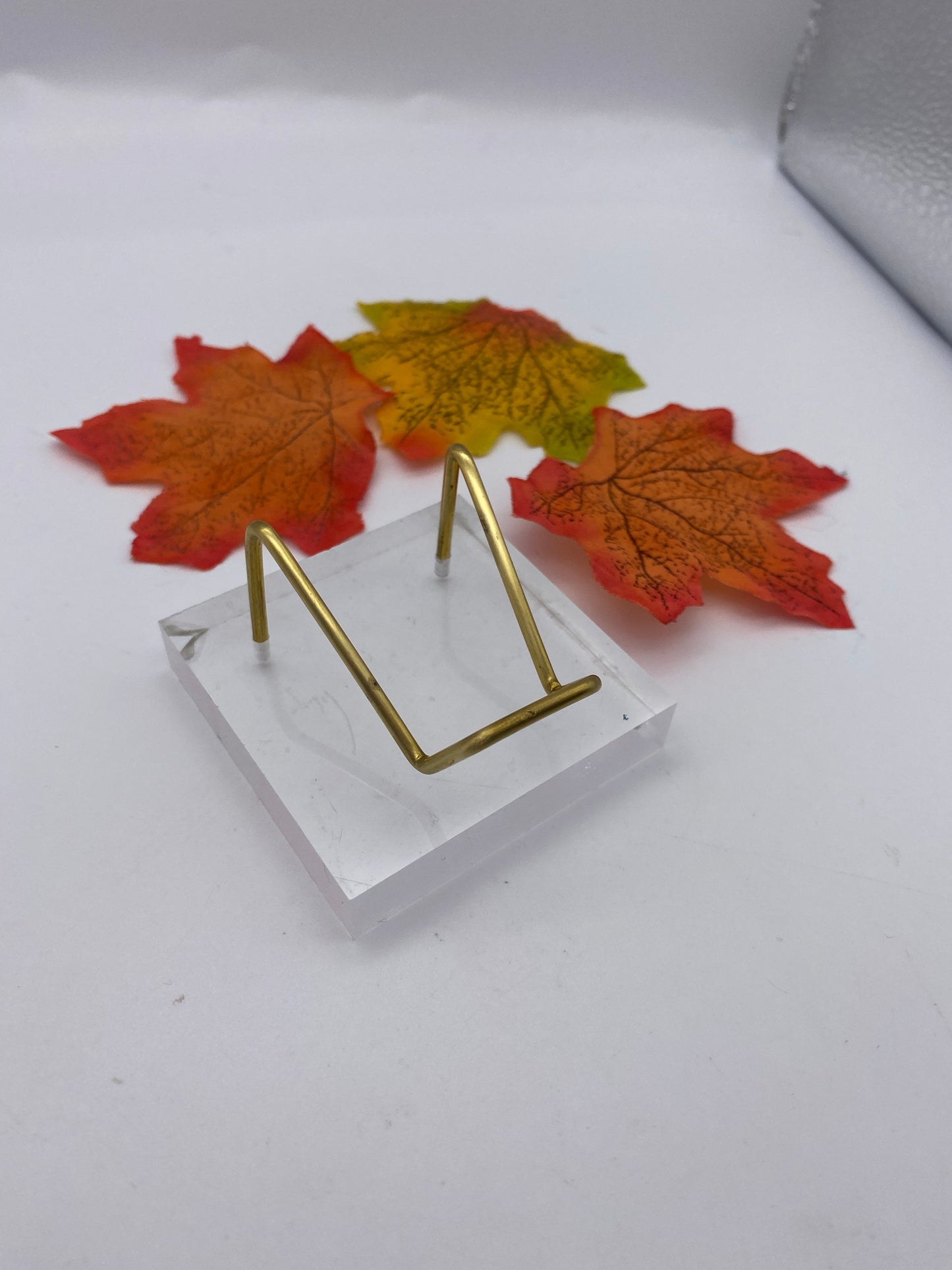 Plastic Perspex Arm Gold Display Stand