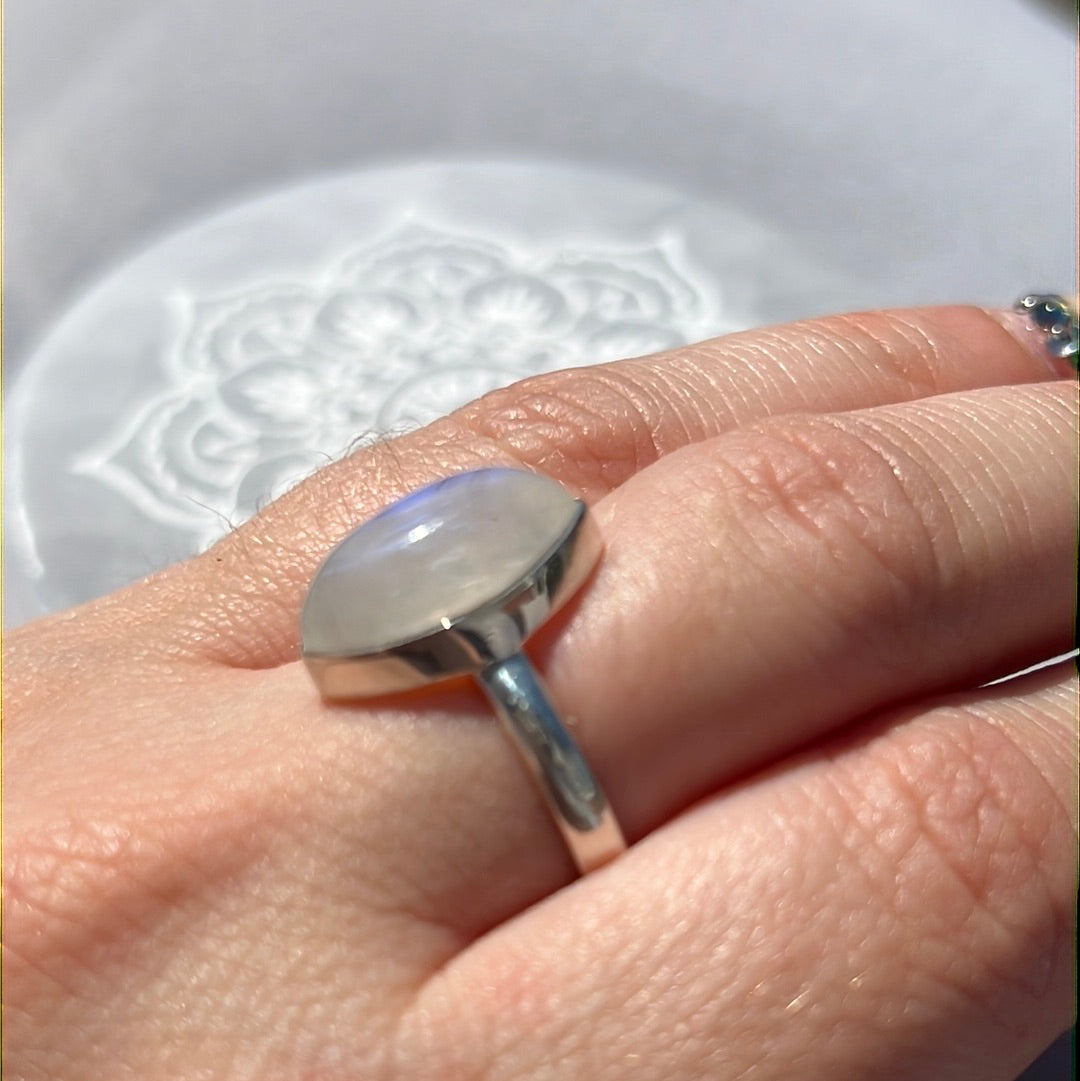 Rainbow Moonstone 925 Sterling Silver Ring - Size N 1/2 - O