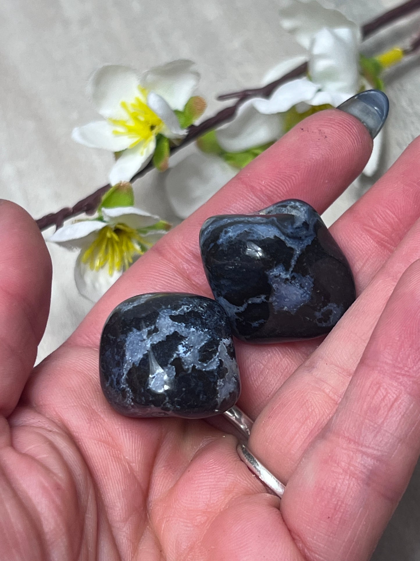 Black Sardonyx Large Tumble Tumblestone