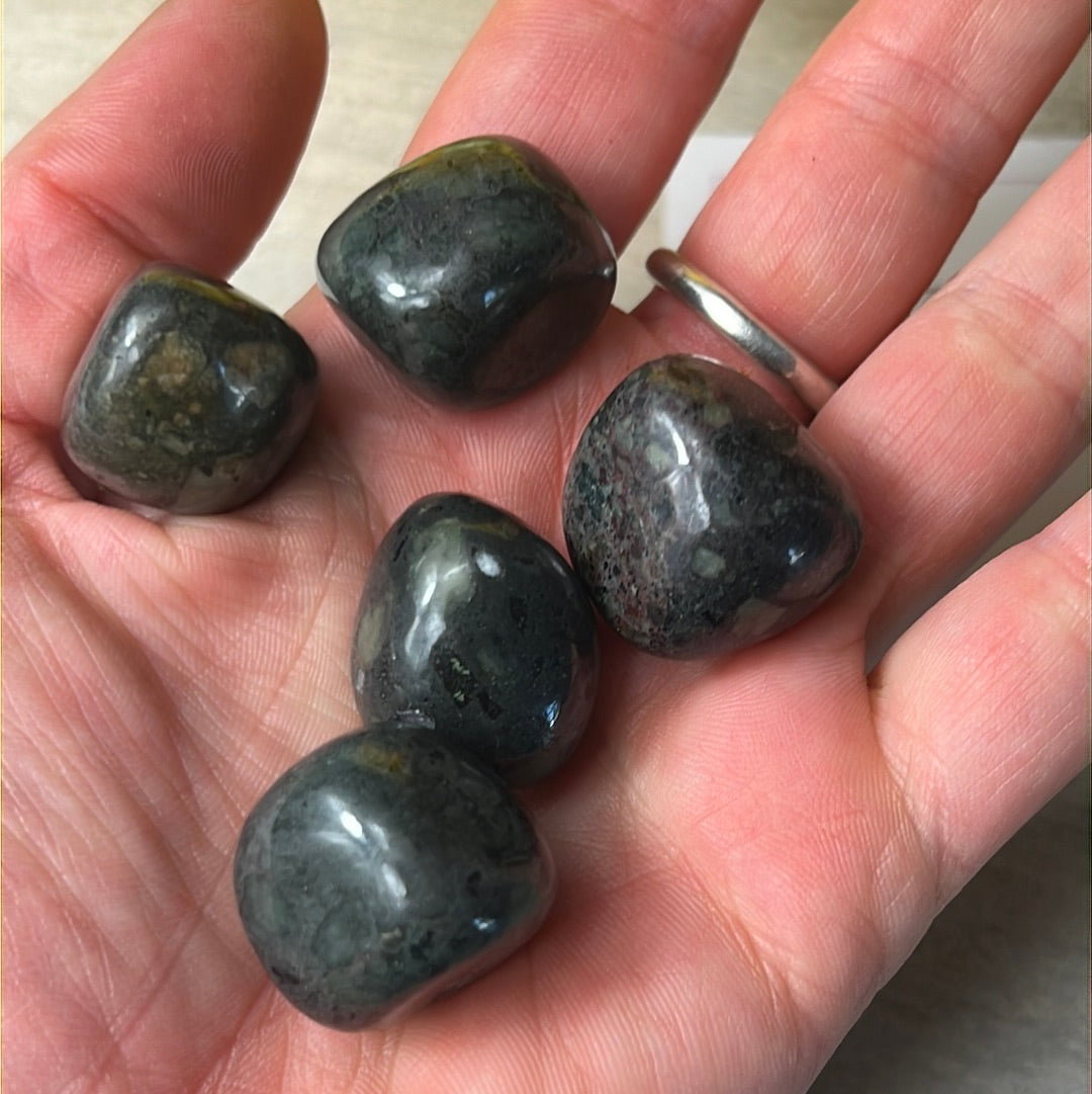 UK Lakelandite Tumble Tumblestone