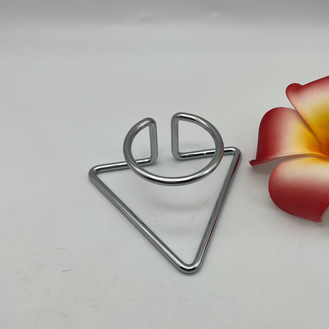 Triangle Raise Silver Metal Sphere Display Stand