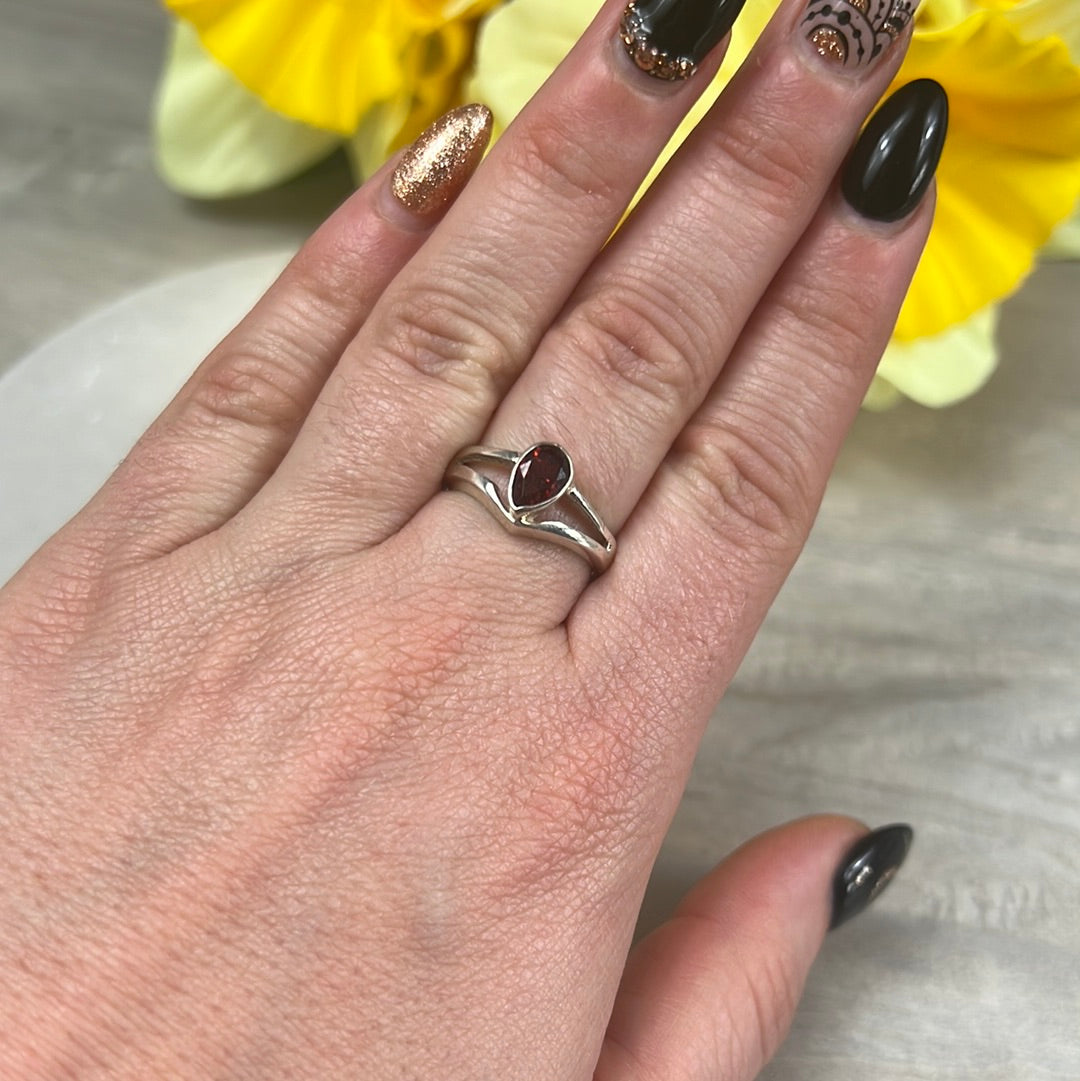 Garnet Facet 925 Silver Ring -  Size M 1/2